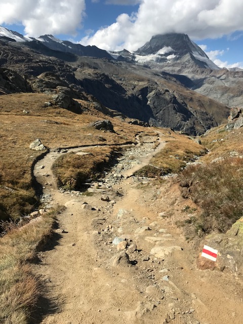 スイス・ツェルマット・ゴルナーグラートからハイキング下山