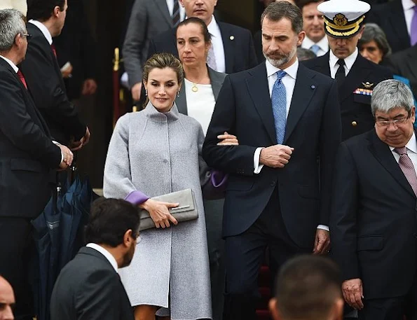 Queen Letizia wears Carolina Herrera outfit - Fall 2016 collection, Magrit Snake Printed Pumps