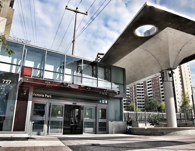 Victoria Park western street entrance