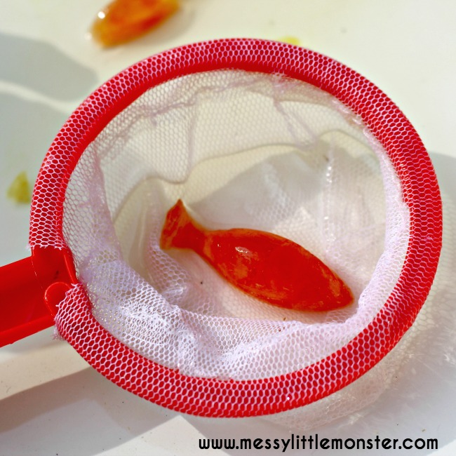 Simple science ice play idea for toddlers and preschoolers.  Fish/ summer themed sensory activity for kids. 