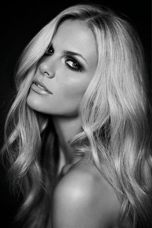 Brooklyn Decker – Stuff Naked Photoshoot | itwinkly