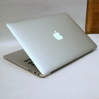 Macbook Air Core i5 (13.3 Inch, Early 2014)