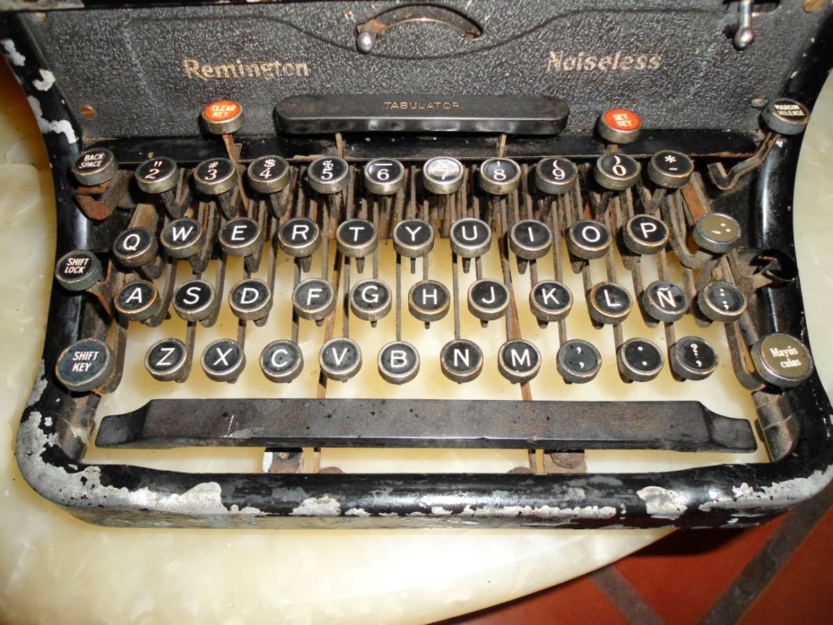 ¿Porque el teclado tiene ese orden de letras? Adventure Graphics ¿Porque el teclado tiene ese orden de letras? Adventure Graphics