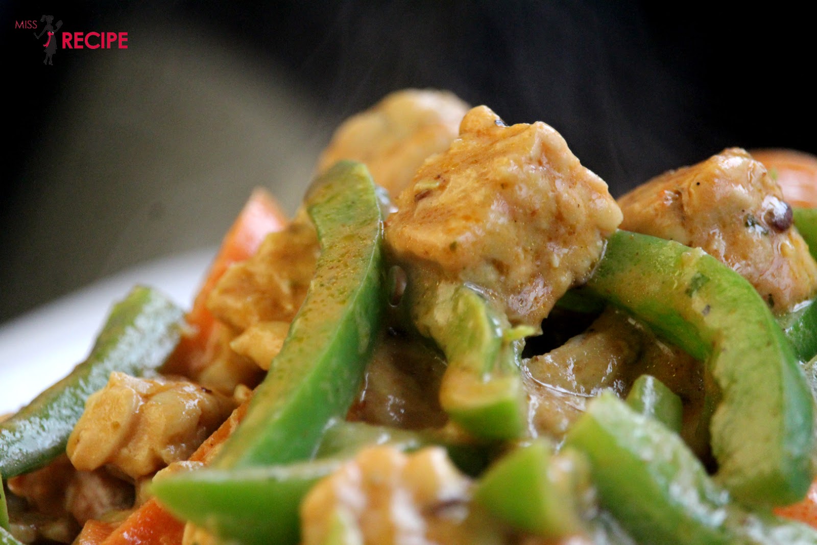 Tempeh au curry rouge Traiteur vegan à Québec