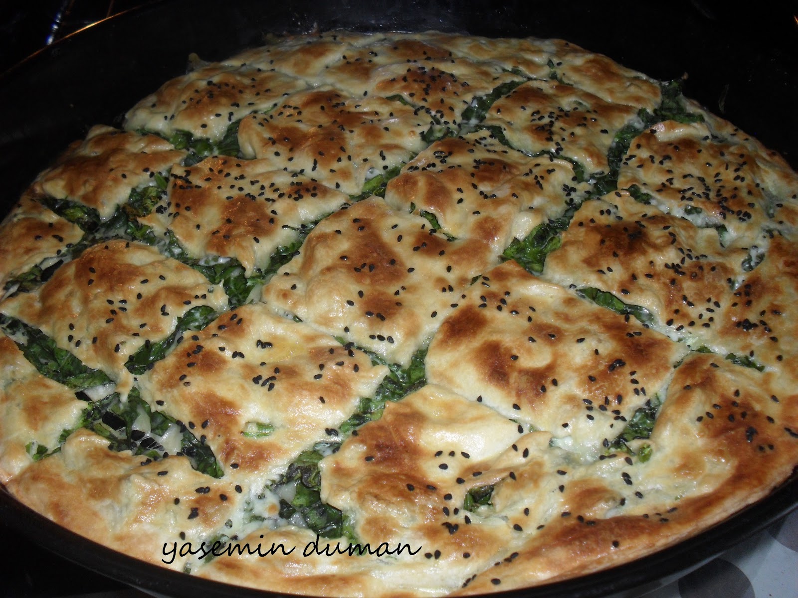 EVDE YEMEK KEYFİ EL AÇMASI ISPANAKLI BÖREK