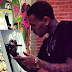 Chris Brown divulga foto de novo quadro que pintou e revela desejo de fazer sua própria exibição de arte