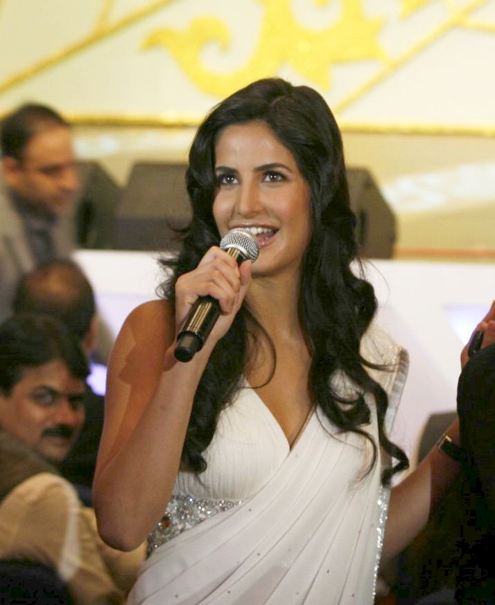 High Quality Bollywood Celebrity Pictures Katrina Kaif Looks Super Hot In White Saree At The