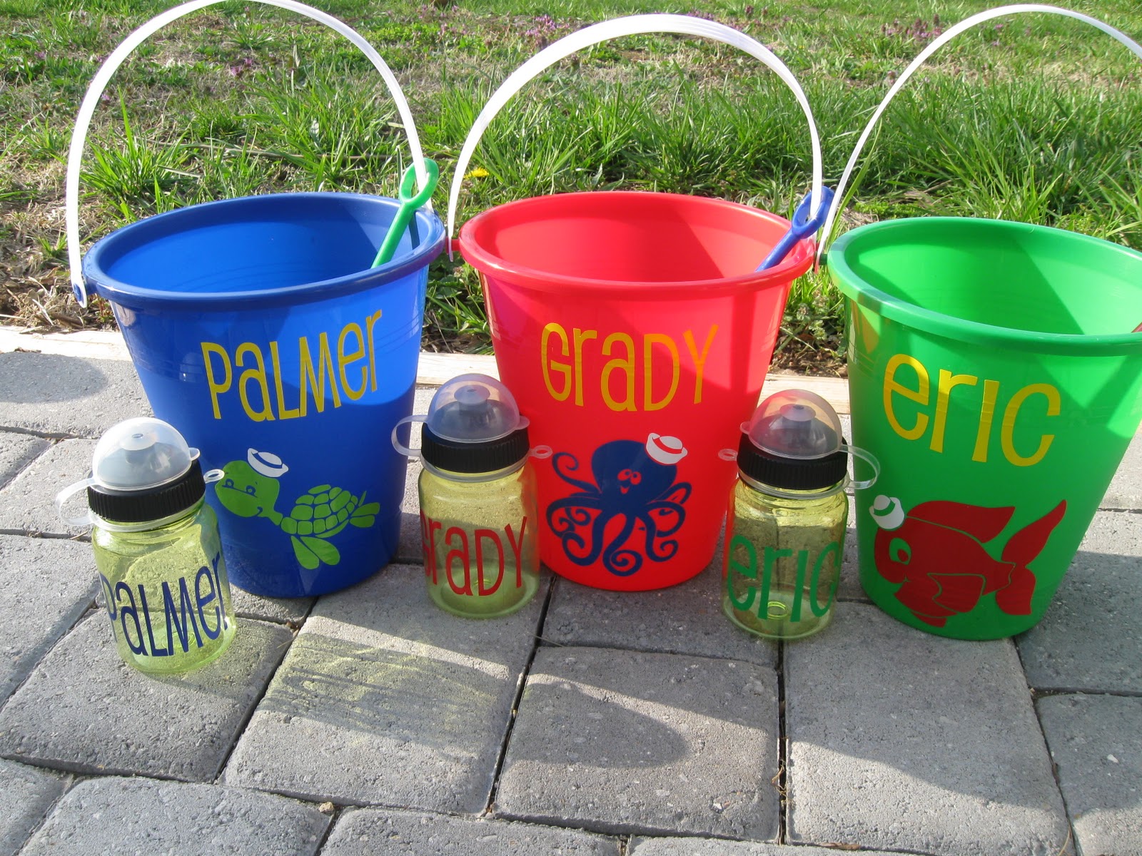 De La Design Personalized Sand Pails / Beach Buckets