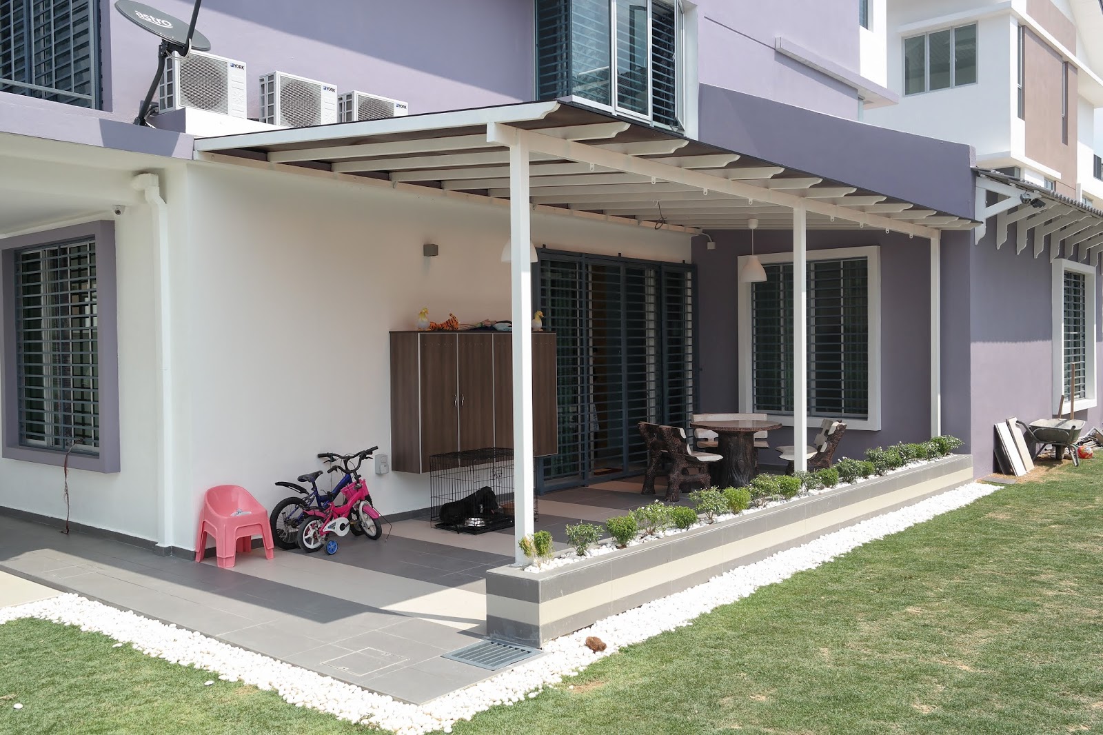 Luxaflex Evo Pivot Arm Awning Window Styles