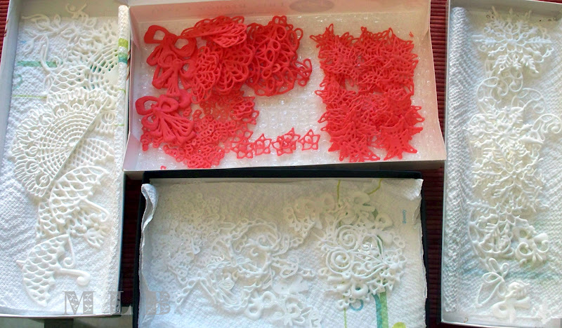 My little bakery 🌹: Cake with Royal Icing lace