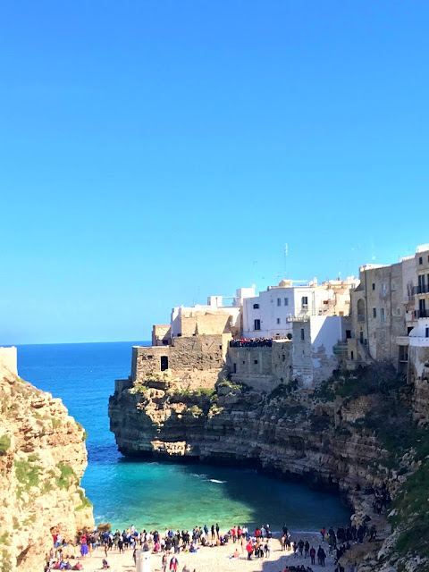 Polignano a Mare - czy warto pojechać, co zwiedzić, co zobaczyć. Wybrzeże Apulii - które miejsca warto odwiedzić? Okolice Bari - co wokół warto zobaczyć?