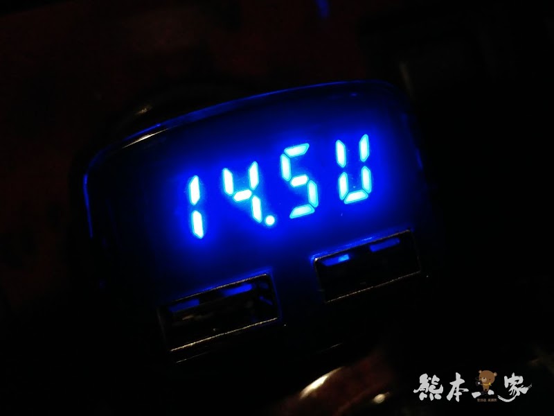開車族必備好物開箱|好用電壓電流溫度顯示器
附3A雙USB車充功能