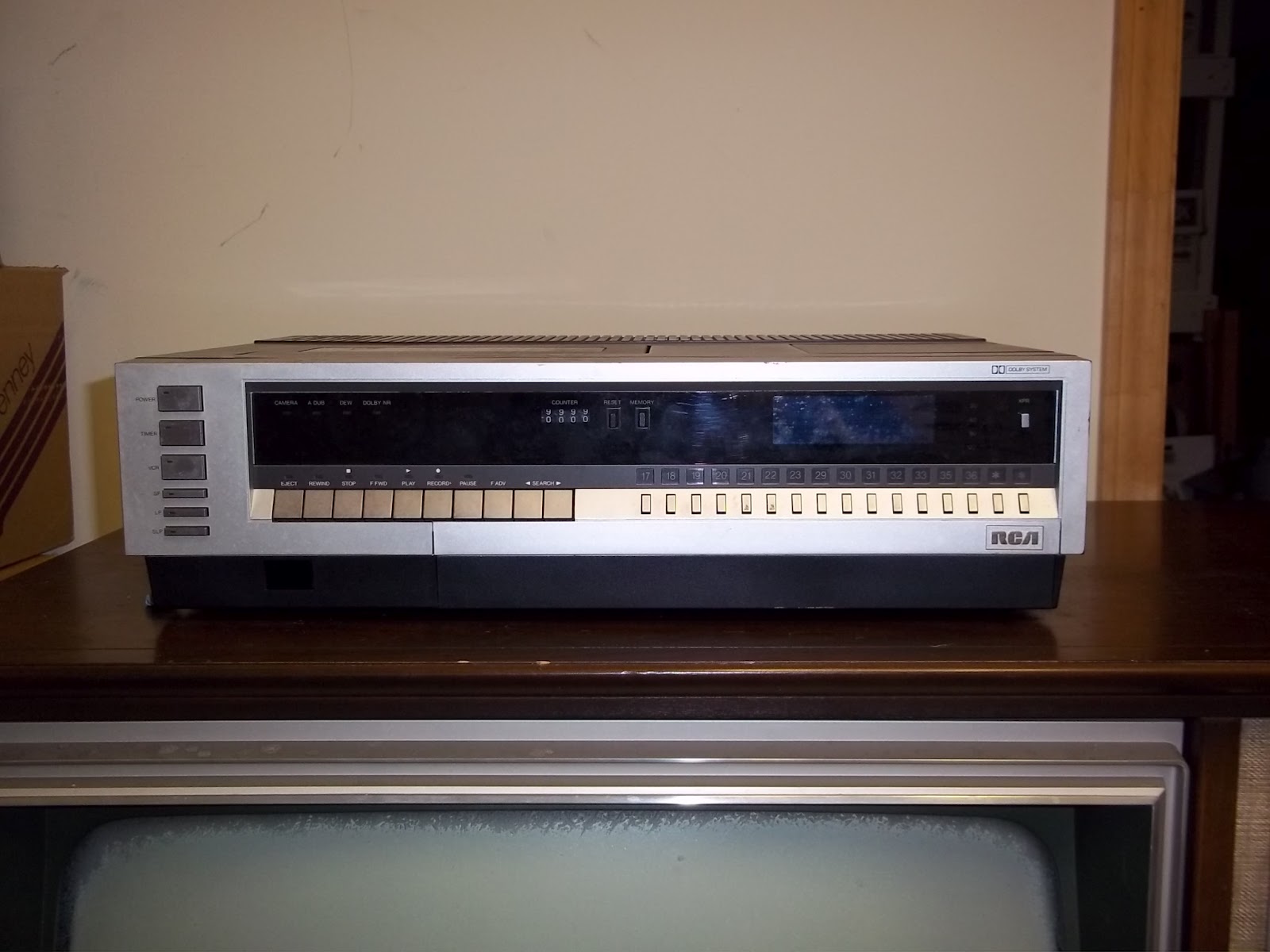 Jemascola's Blogspot RCA SelectaVision VGT650 Top Loading VCR