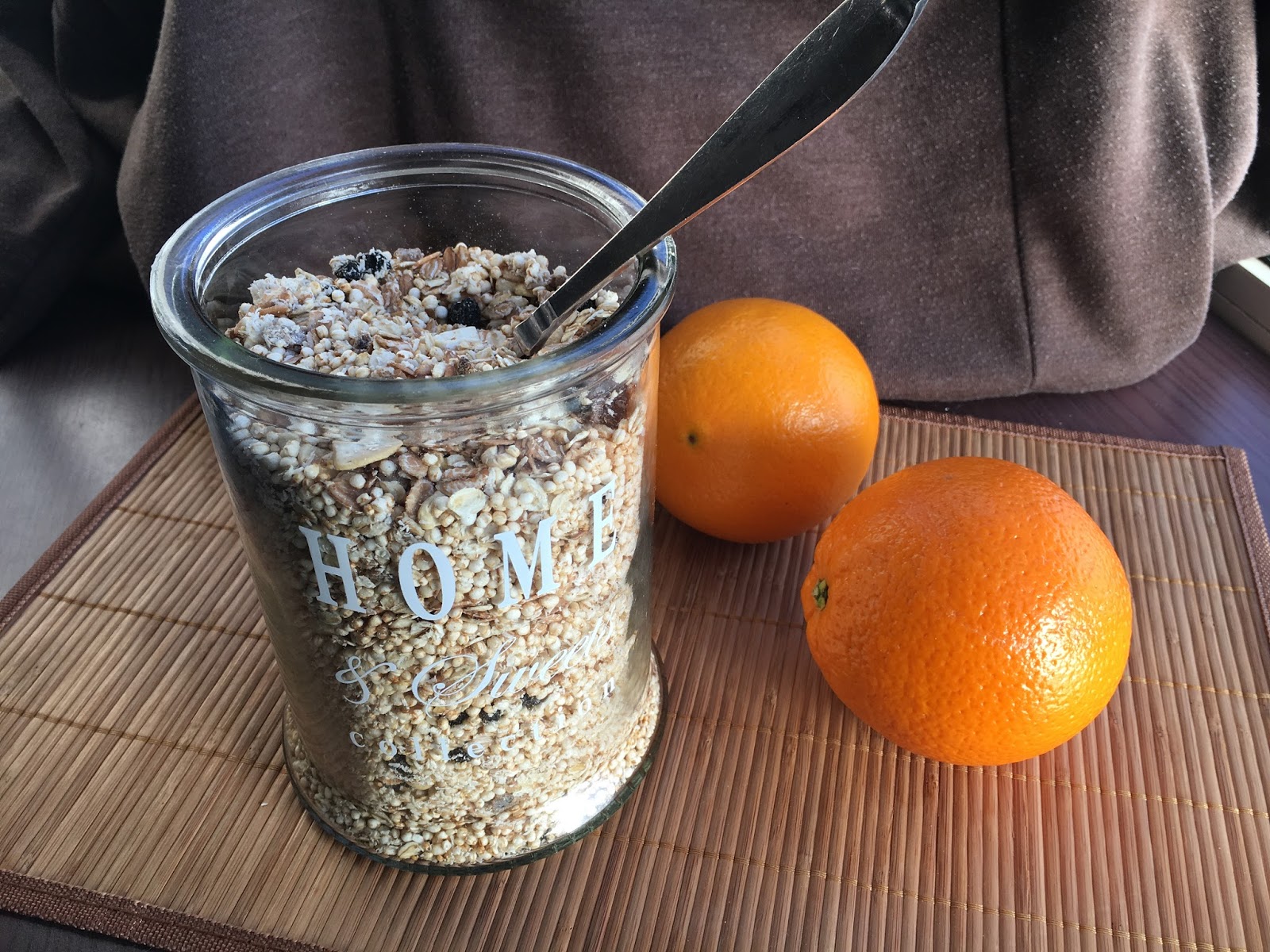 Küchenteufel frühstückt: Orangen-Kokos-Quinoa-Müsli