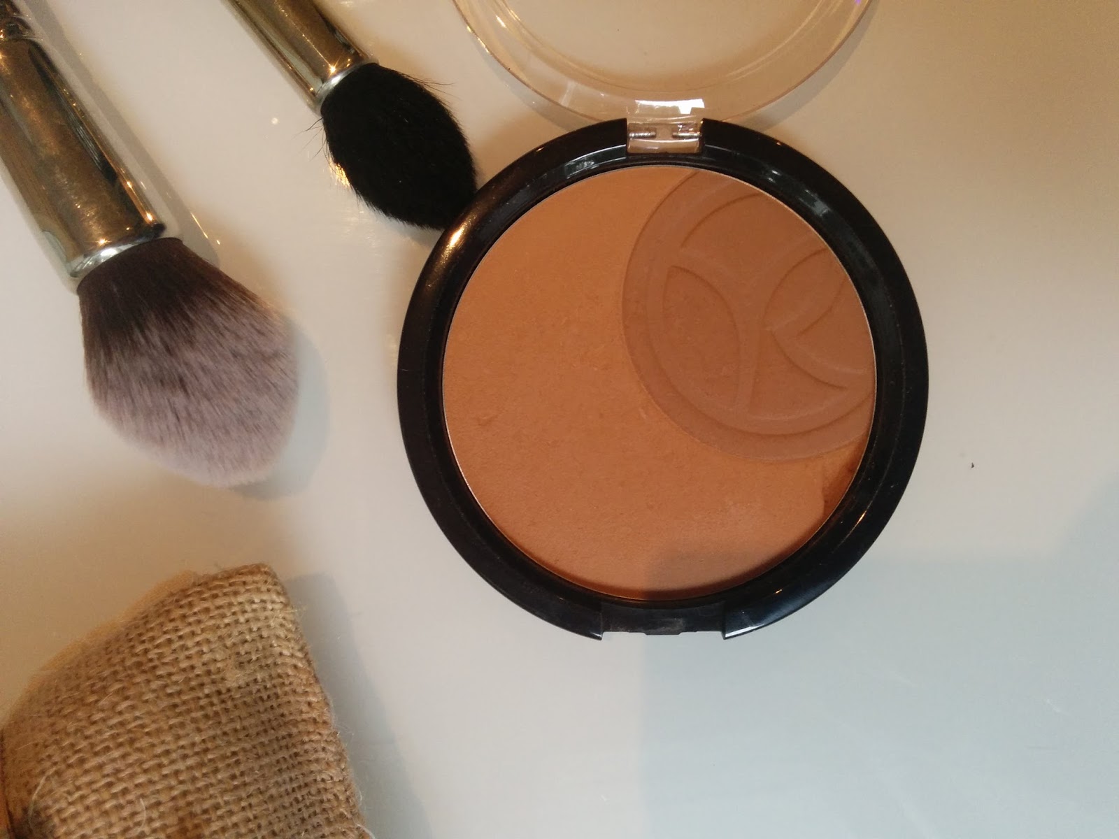 Yves Rocher Bronzing Powder Duo podwójny puder brązujący Evelka