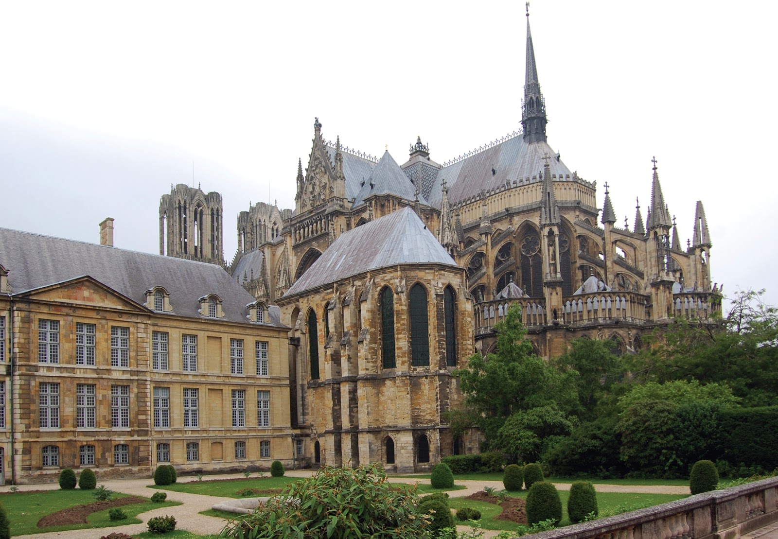 TOP WORLD TRAVEL DESTINATIONS Reims, France