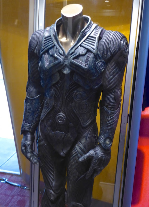 Hollywood Movie Costumes and Props Idris Elba and Chris