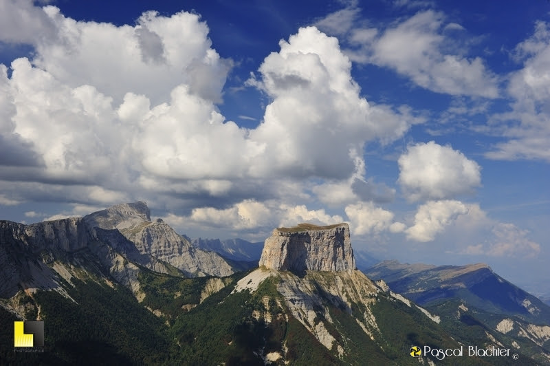 cumulo nimbus et mont aiguille photo Pascal Blachier