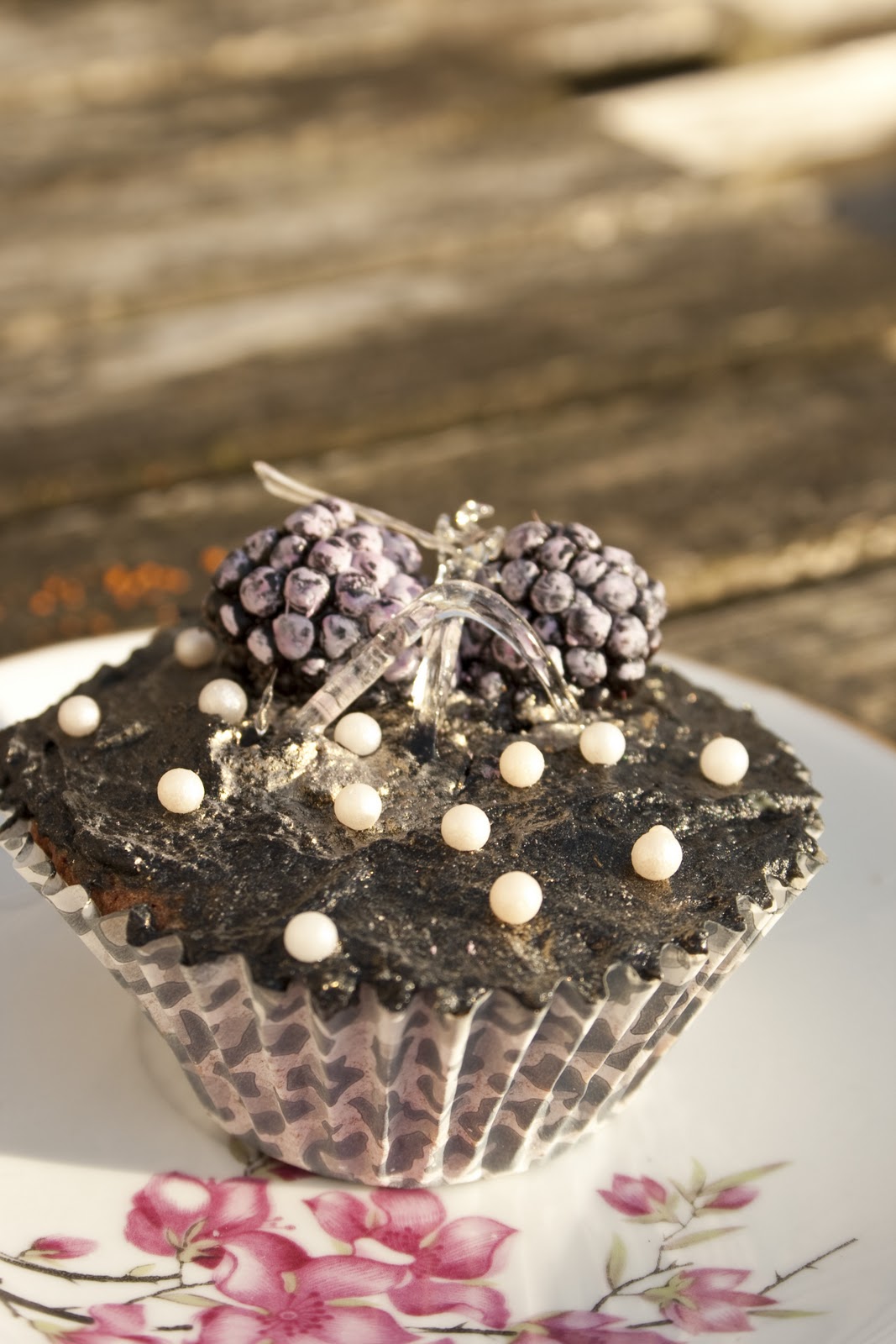 Sugar Lumps Confectionery Black Buttercream