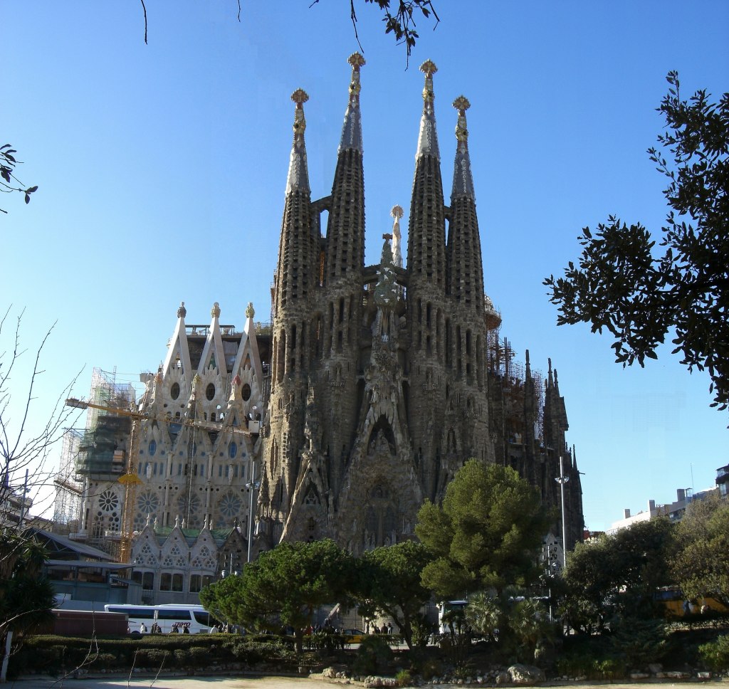 BARCELONA: SAGRADA FAMILIA ~ Beautiful places of Barcelona and Catalonia