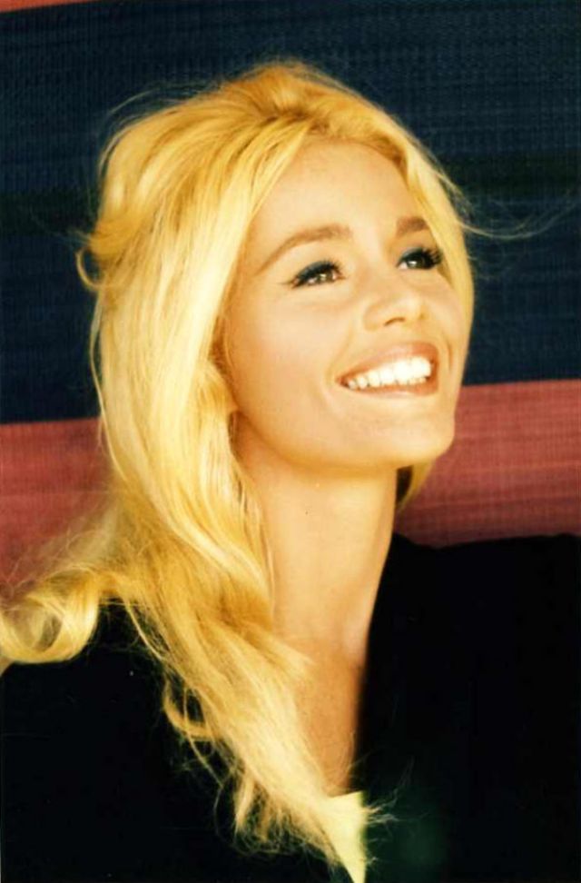 Actress: Tuesday Weld. (c.1960) : r/OldSchoolCool