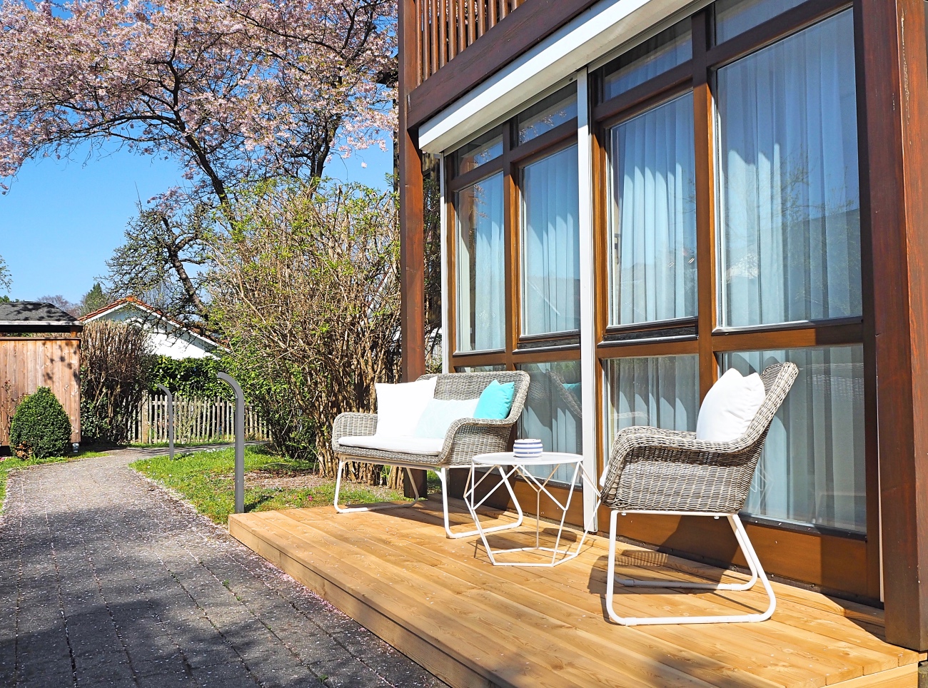 Nur Schritte Zum Chiemsee Von Unserem Hotel In Prien