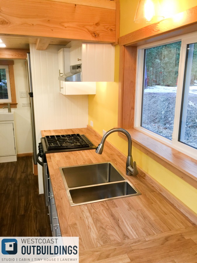 TINY HOUSE TOWN The 28' Skookum Tiny Home