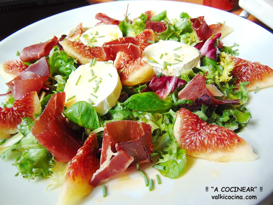 Ensalada de queso de cabra con higos y cecina o jamón