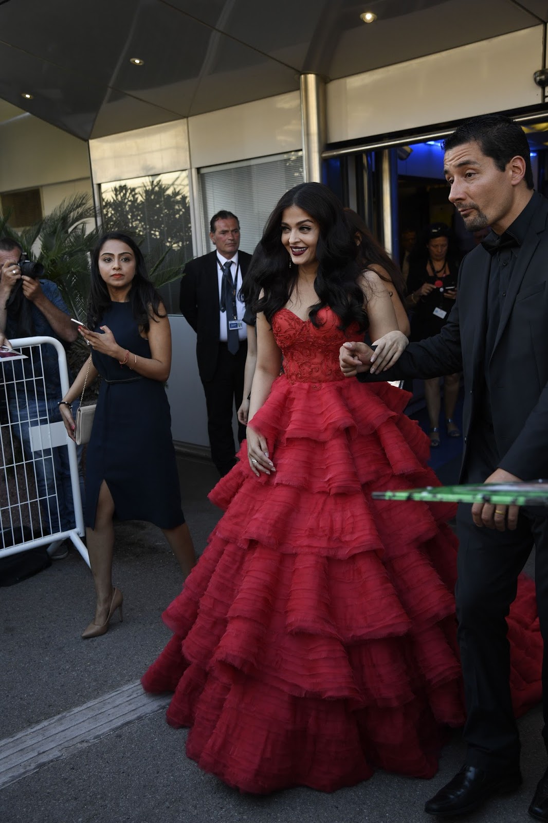 Aishwarya Rai Bachchan Looks Ravishing in a Ralph & Russo Red Gown At '120 Beats Per Minute (120 Battements Par Minute)' Premiere During The 70th Cannes Film Festival 2017