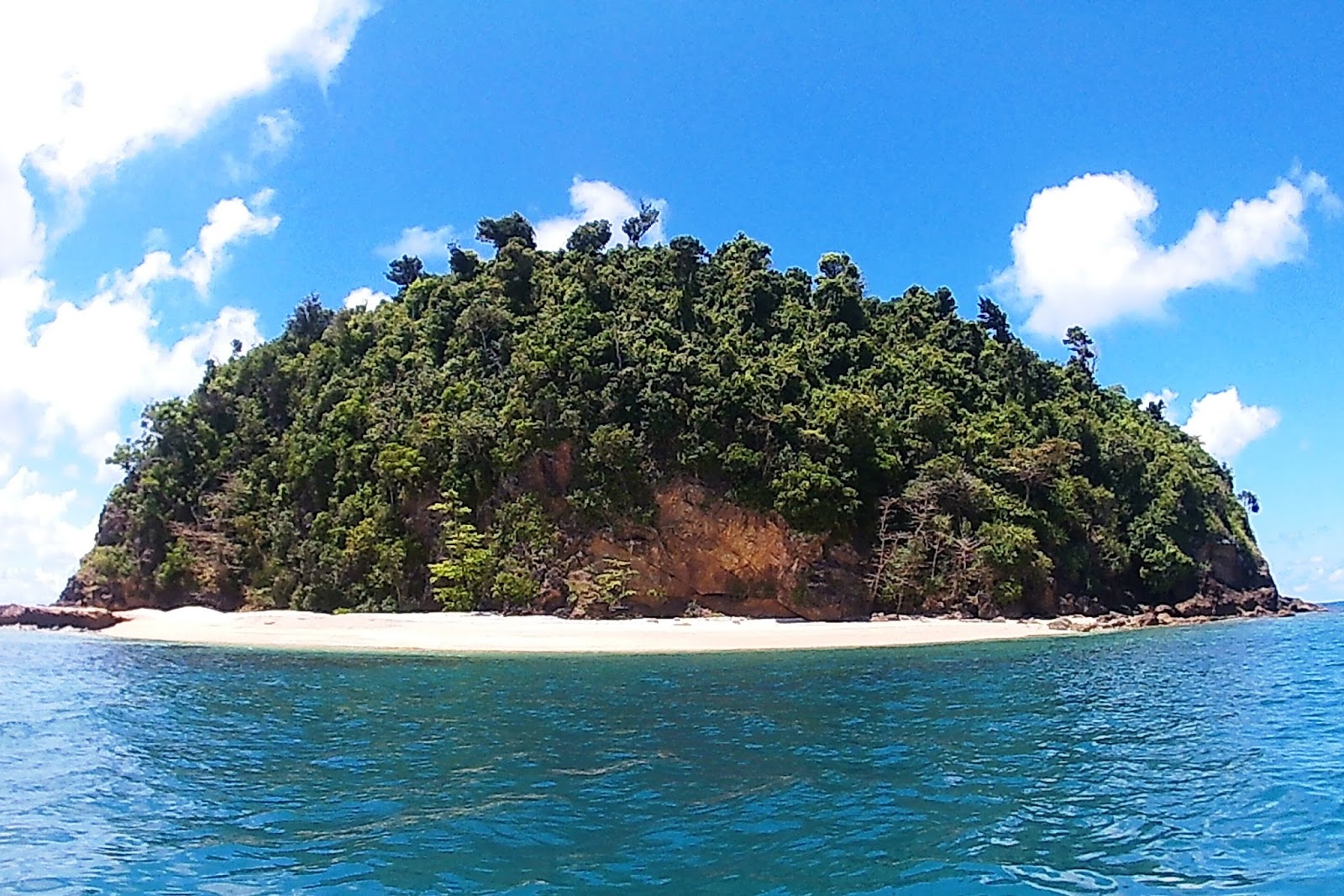 Dreamtime Sail Kent Island in the North Barnards An unexpected delight.