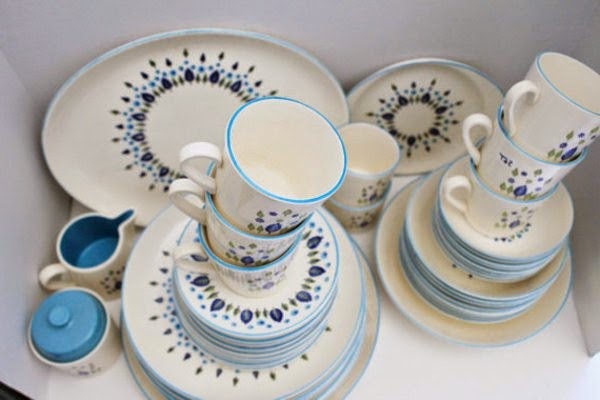 Modern tableware set