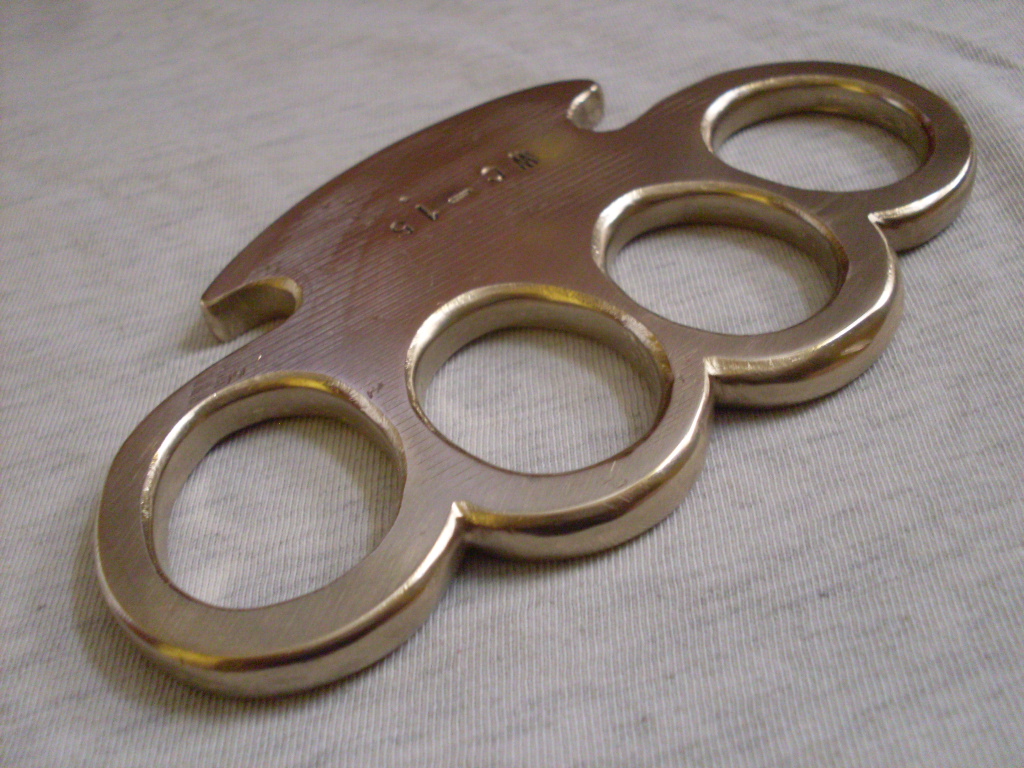 WeaponCollector's Knuckle Duster and Weapon Blog Solid Brass Knuckles