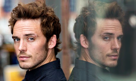 sam-claflin-habla-sobre-finnick-es-un-hombre-da-ado-y-roto-real-or