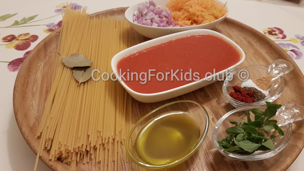 Yummy spaghetti with tomato sauce, carrots and marjoram... For Kids Easy Recipes For Kids