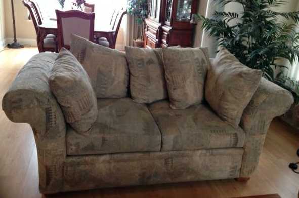 Plunder Or Blunder Luxurious Sofas Bohemesf It Might Mean The Sofa Is In Good Shape And Comfortable Covered Ugliest 80s Print Ever That Really Just Offending My