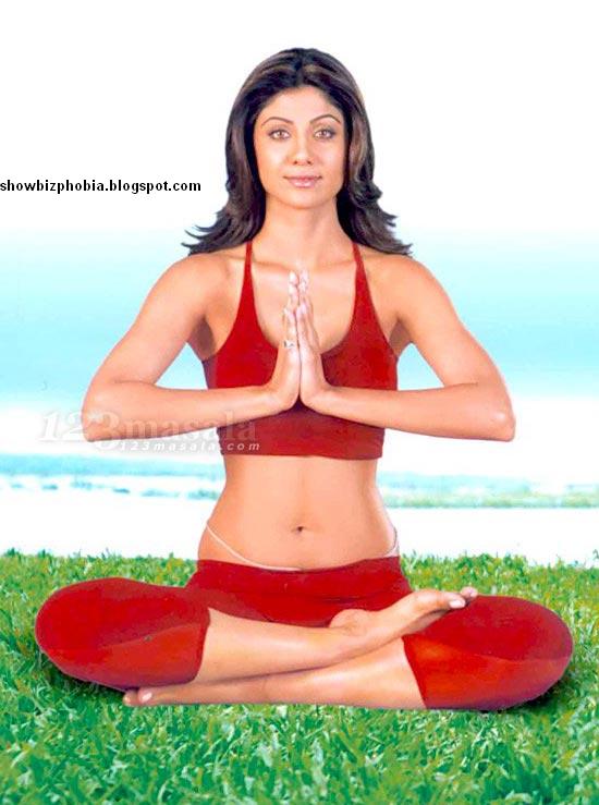 550px x 739px - Shilpa Shetty Hot Yoga Pictures