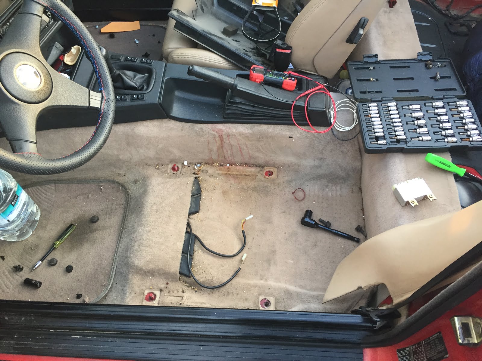 Youan: E30 Rear Light Check Relay