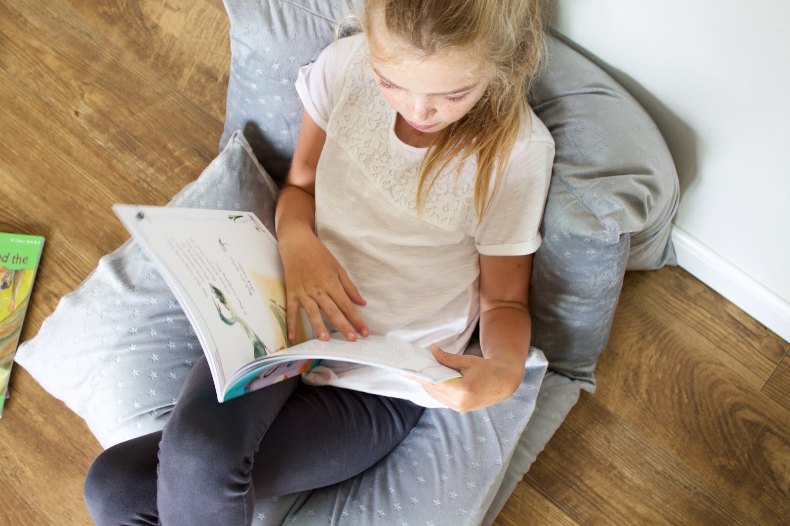 DIY comfy pillow bed Hello Beautiful