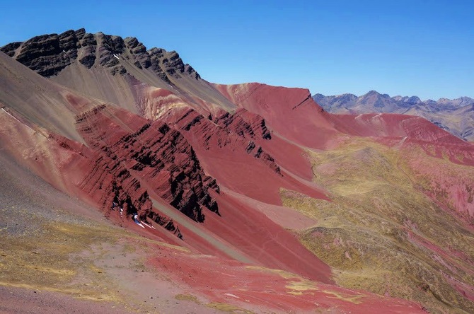 The Psychedelic Rainbow Mountains Of Peru Are Breathtaking