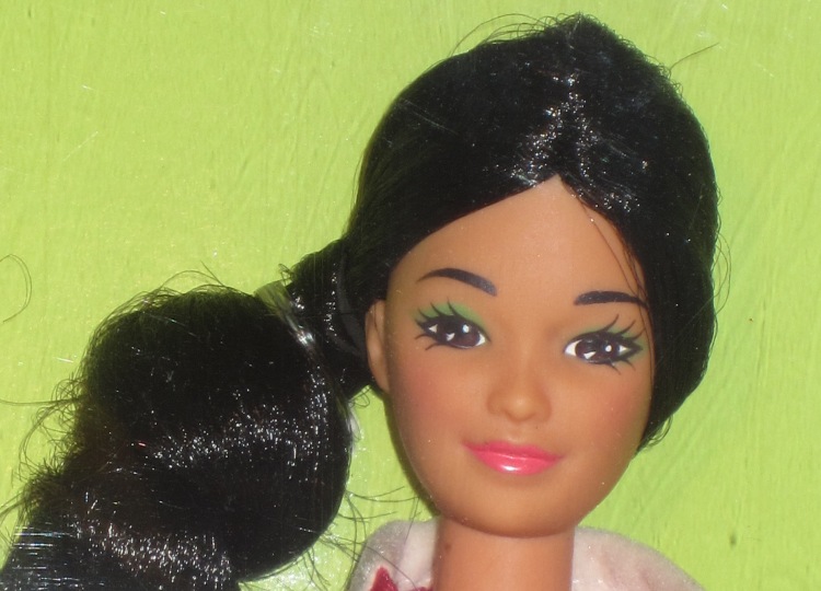 Półka z lalkami: Korean Barbie