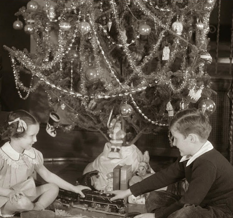 A Vintage Nerd, Vintage Blog, Link to Love, Vintage Articles, Retro Christmas