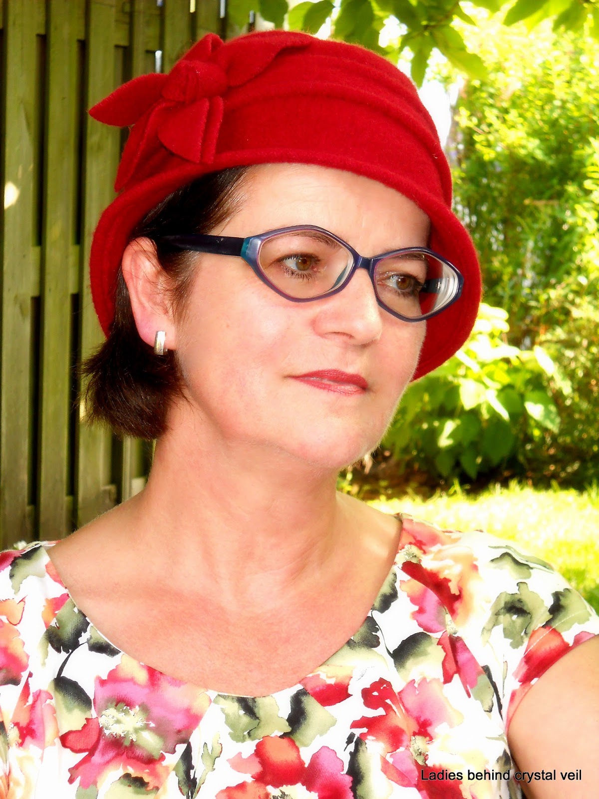 More ladies behind crystal veil Preview 5 Doreen