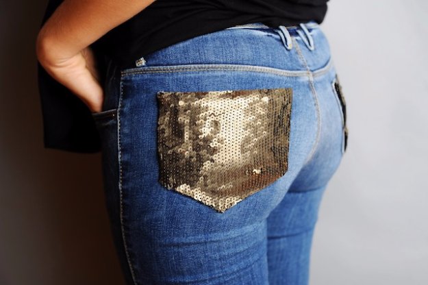 diy jeans, jeans, diy, repurposing, diy ripped jeans, diy old jeans, distressed jeans, old jeans, denim crafts, diy boyfriend jeans, diy destroyed jeans, ripped jeans, denim pillows 