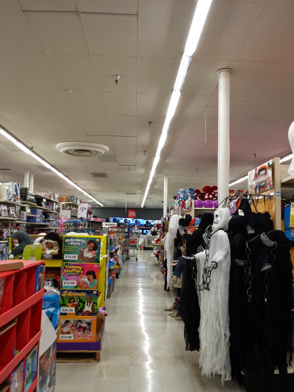 Ferrero wows shoppers with this holiday pos display The Louisiana and Texas Retail Blogspot: Kmart Kileen Tx