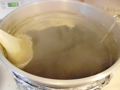 Boiling wort and hops
