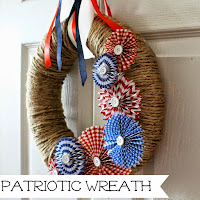 http://www.wonderfullymadebyleslie.com/2014/06/patriotic-wreath.html