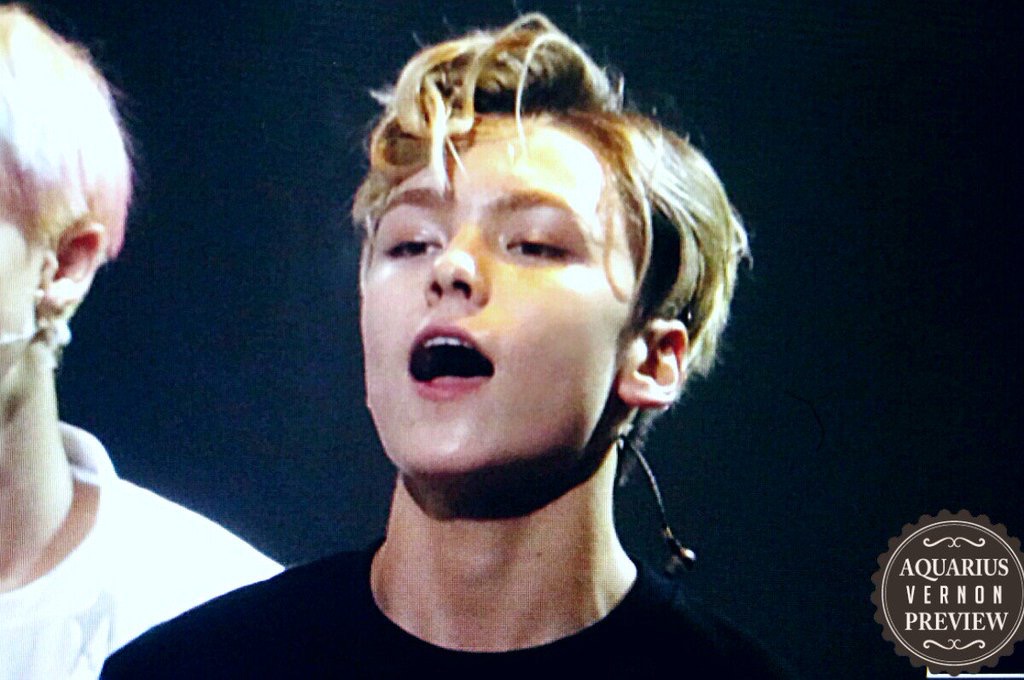 더티블론드 색으로 염색한 버논 | 인스티즈