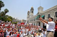 Miles de colimenses apoyan a Enrique Pena Nieto.
