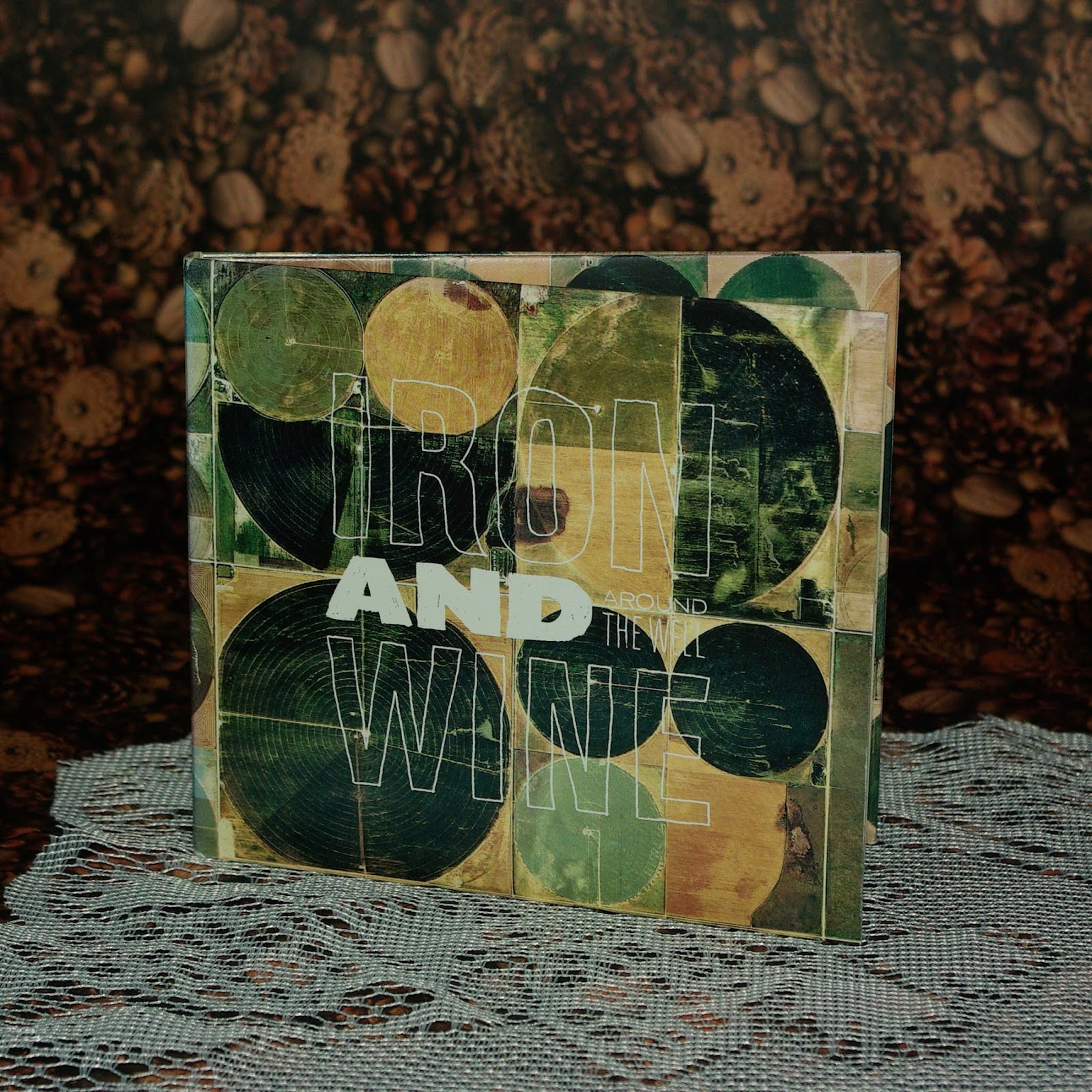 Lucciola [Music Monday] Iron And Wine Around the Well