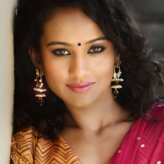 Heena Parmar Wiki, Movies,affairs, Biodata, Contact-info, Family, News
